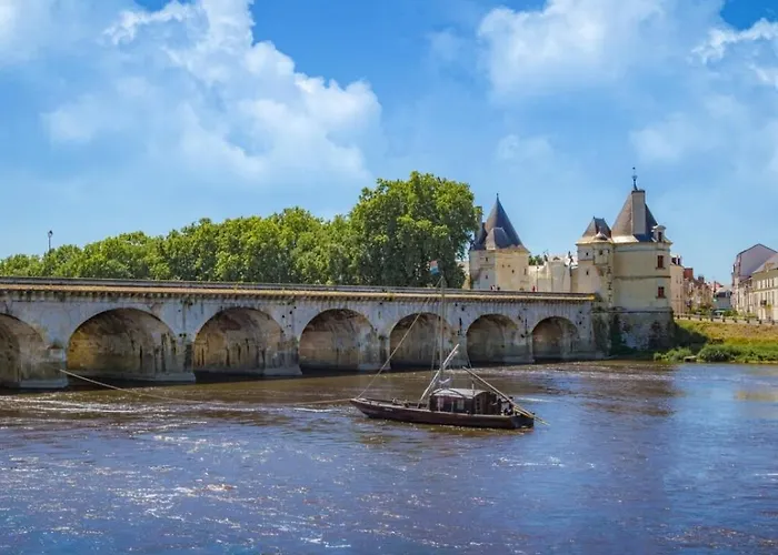 Apartment Sydney Charme Et Jardin I Sejour Pro Ou Romantique Chatellerault